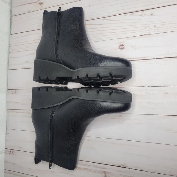 Vionic Women's Aria Wedge Ankle Booties - Picture 7 of 8